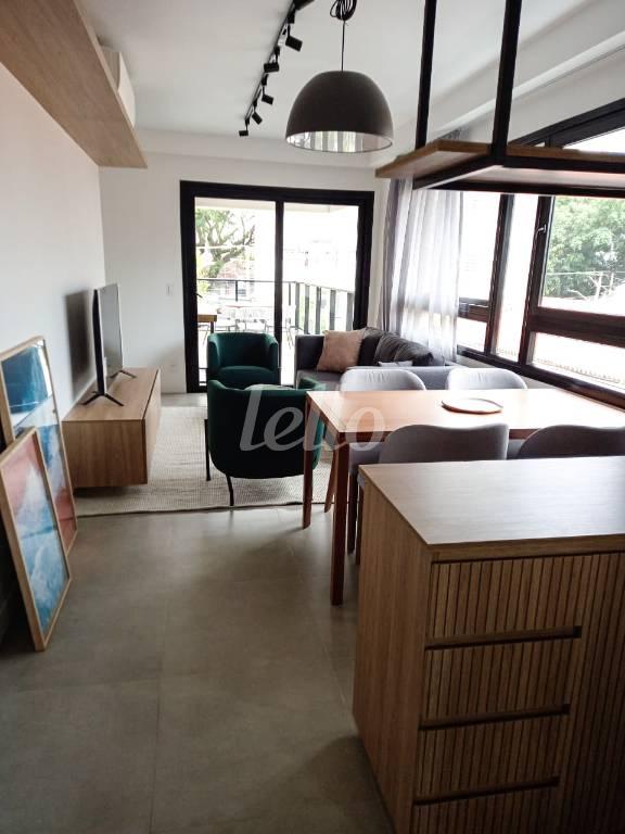 SALA de Apartamento para alugar, Padrão com 85 m², 1 quarto e 1 vaga em Pinheiros - São Paulo