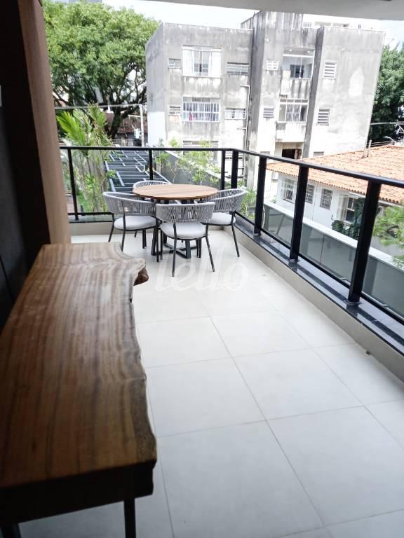 VARANDA de Apartamento para alugar, Padrão com 85 m², 1 quarto e 1 vaga em Pinheiros - São Paulo