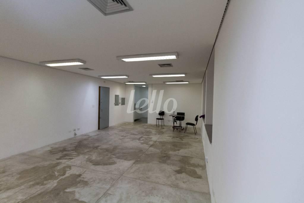 SALA de Sala / Conjunto para alugar, Padrão com 59 m², e 2 vagas em Vila Madalena - São Paulo