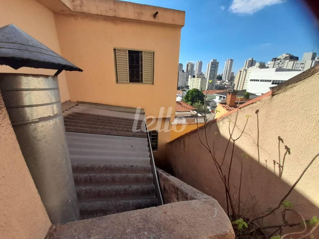 QUINTAL de Casa à venda, sobrado com 600 m², 6 quartos e 6 vagas em Mirandopolis - São Paulo