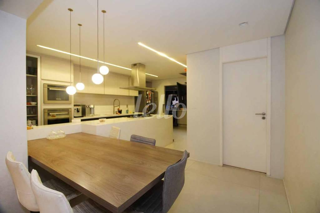 COZINHA de Apartamento à venda, Padrão com 178 m², 3 quartos e 3 vagas em Jardim Paulista - São Paulo