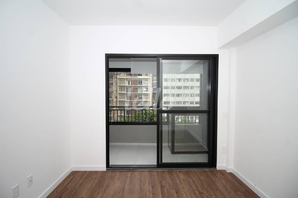 DORMITÓRIO de Apartamento à venda, Padrão com 22 m², 1 quarto e em Centro - São Paulo