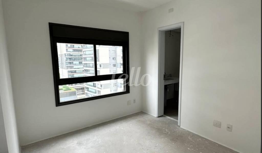DORMITORIO de Apartamento à venda, Padrão com 158 m², 4 quartos e 3 vagas em Cidade Monções - São Paulo