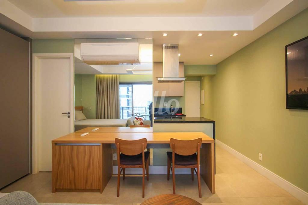 COZINHA de Apartamento para alugar, Padrão com 44 m², 1 quarto e 1 vaga em Brooklin Paulista - São Paulo