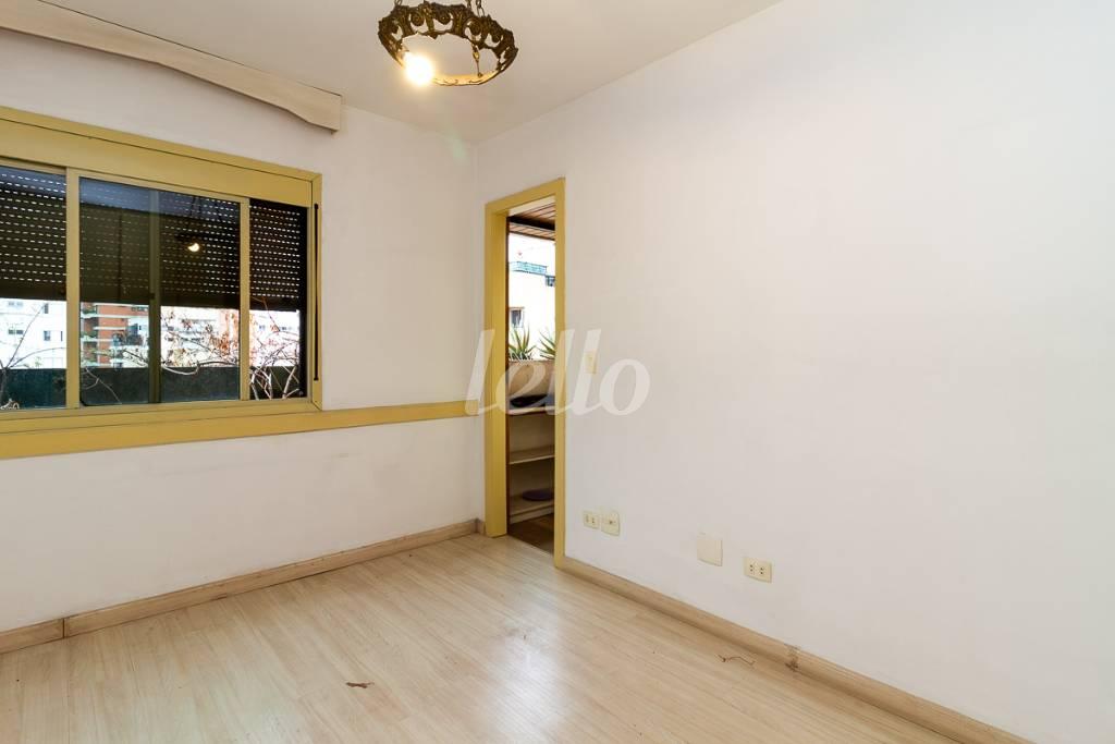SUITE 1 de Apartamento para alugar, Padrão com 105 m², 3 quartos e 2 vagas em Pinheiros - São Paulo