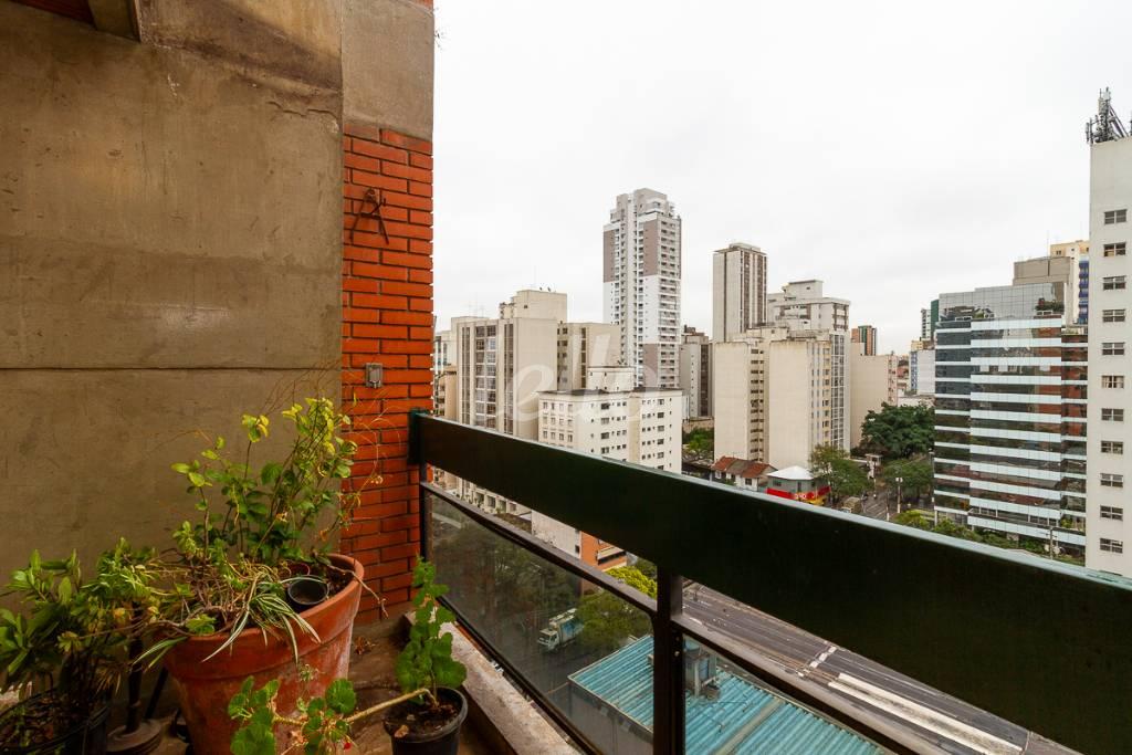 VARANDA de Apartamento para alugar, Padrão com 105 m², 3 quartos e 2 vagas em Pinheiros - São Paulo