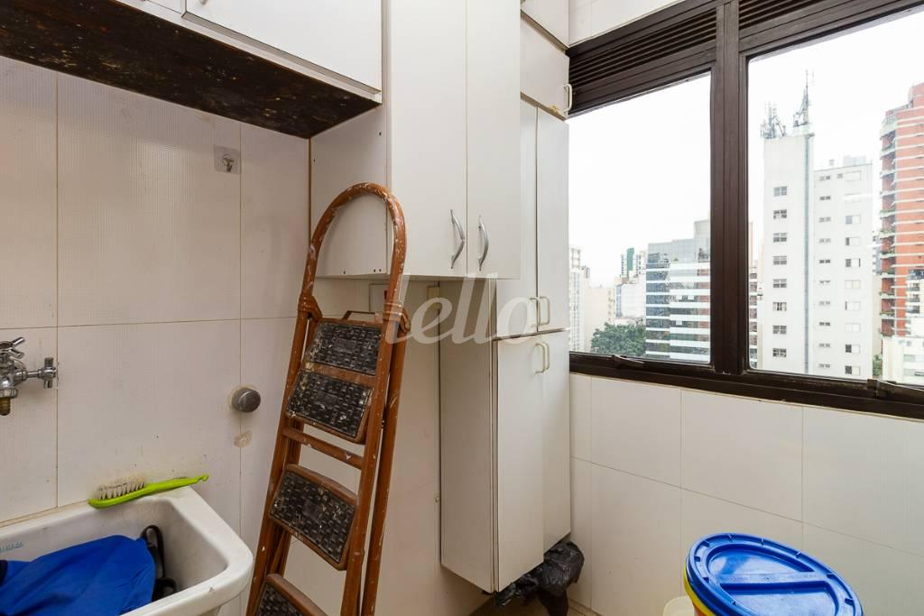 ÁREA DE SERVIÇO de Apartamento para alugar, Padrão com 105 m², 3 quartos e 2 vagas em Pinheiros - São Paulo