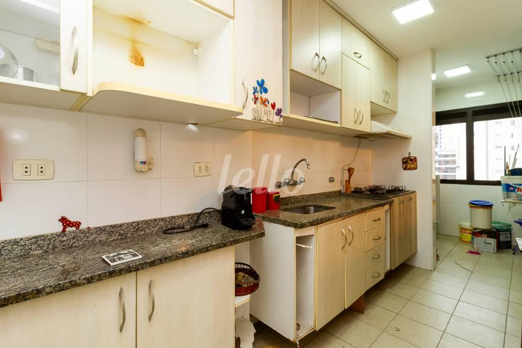 COZINHA de Apartamento para alugar, Padrão com 105 m², 3 quartos e 2 vagas em Pinheiros - São Paulo