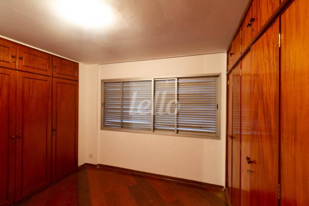 DORMITÓRIO 3 SUÍTE de Apartamento para alugar, Padrão com 150 m², 3 quartos e 1 vaga em Jardim Paulista - São Paulo