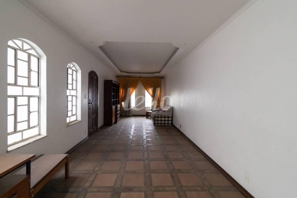 SALA de Casa à venda, sobrado com 350 m², 3 quartos e 12 vagas em Vila Invernada - São Paulo