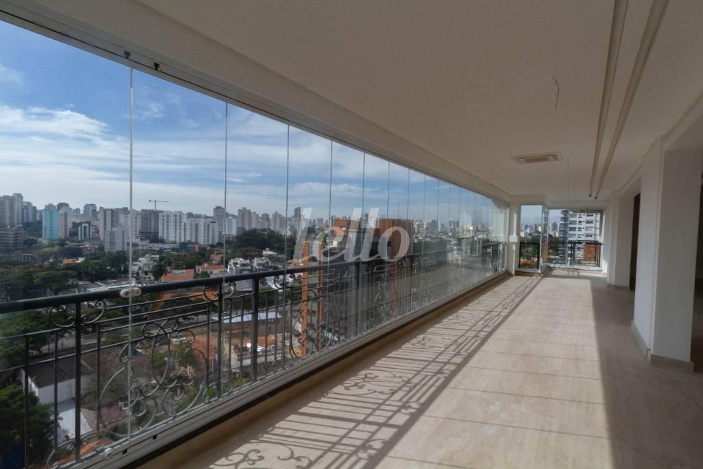 SACADA INTEGRADA de Apartamento para alugar, Padrão com 405 m², 4 quartos e 5 vagas em Indianópolis - São Paulo