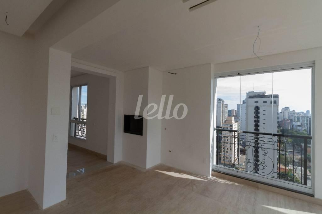 SALA de Apartamento para alugar, Padrão com 405 m², 4 quartos e 5 vagas em Indianópolis - São Paulo