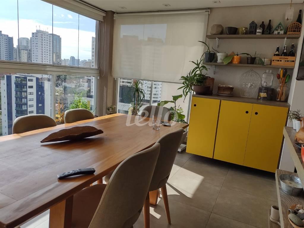 VARANDA de Apartamento à venda, Padrão com 98 m², 3 quartos e 2 vagas em Vila Clementino - São Paulo