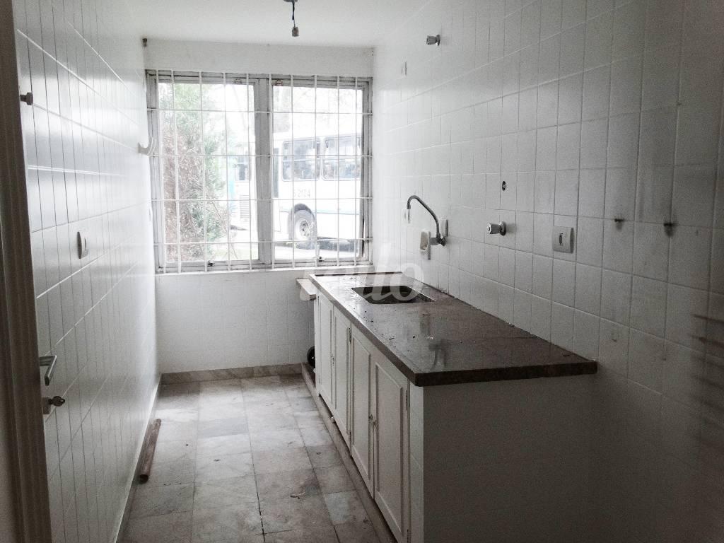 COZINHA de Casa para alugar, sobrado com 450 m², e 11 vagas em Indianópolis - São Paulo