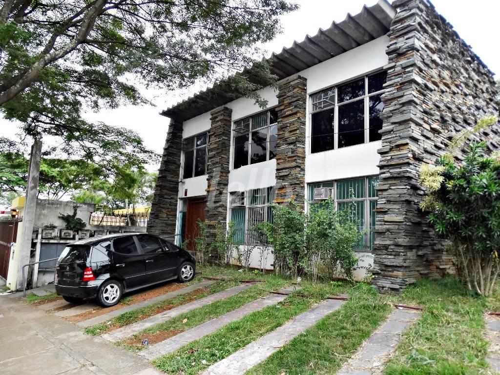 FACHADA de Casa para alugar, sobrado com 450 m², e 11 vagas em Indianópolis - São Paulo