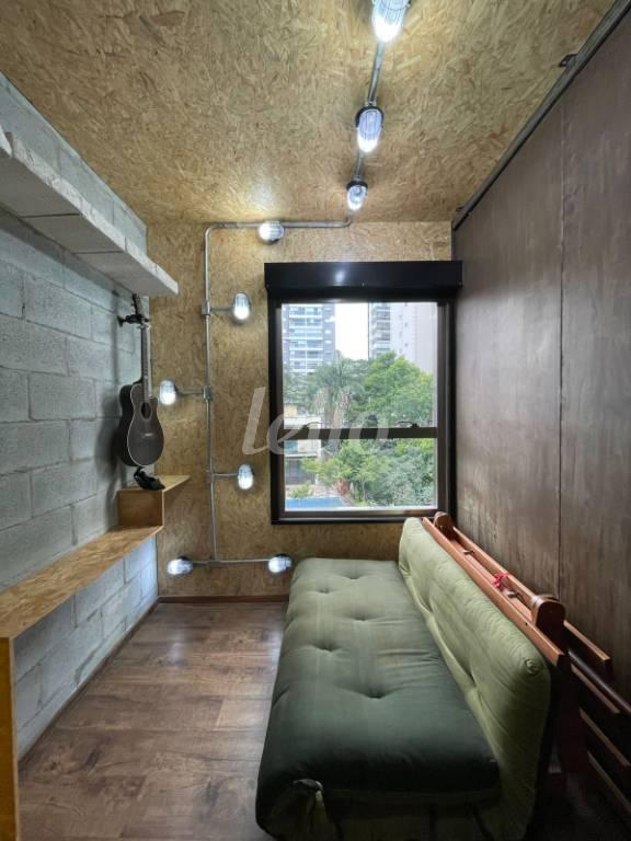 DORMITÓRIO de Apartamento à venda, Padrão com 70 m², 2 quartos e 1 vaga em Campo Belo - São Paulo