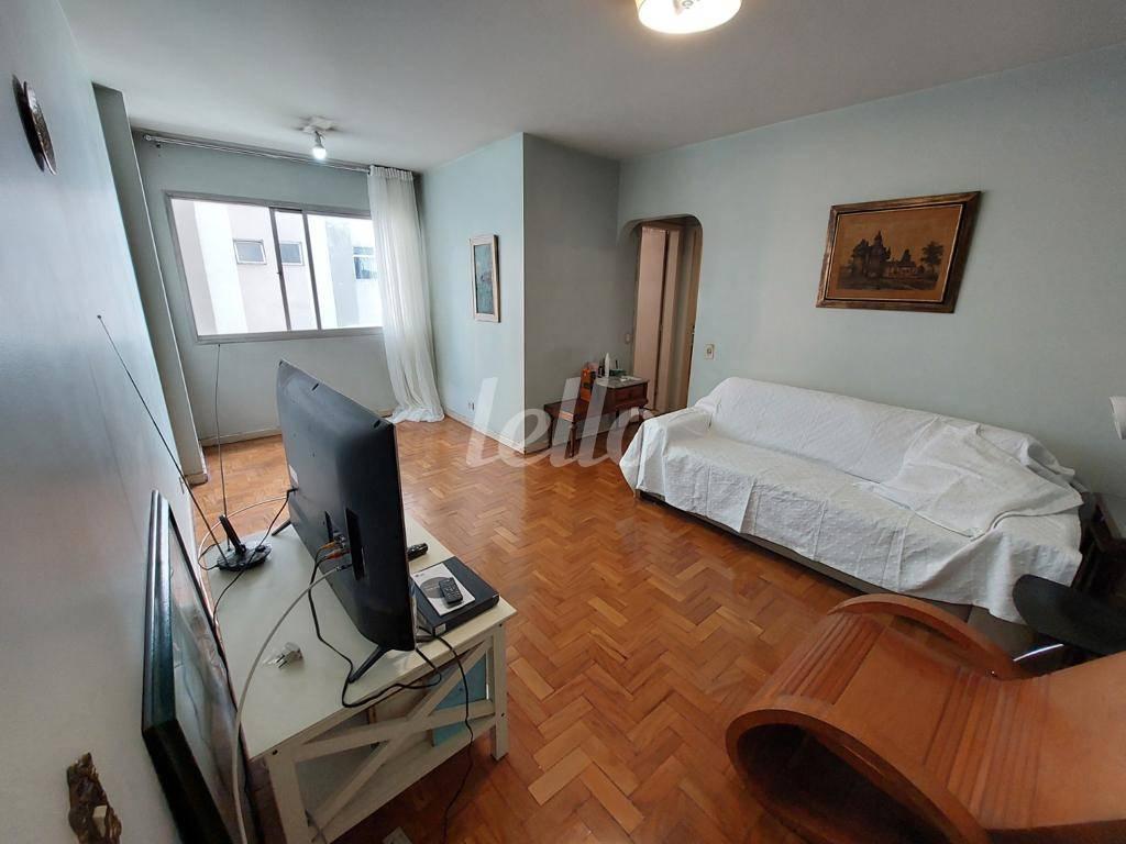 SALA de Apartamento à venda, Padrão com 72 m², 2 quartos e 1 vaga em Indianópolis - São Paulo