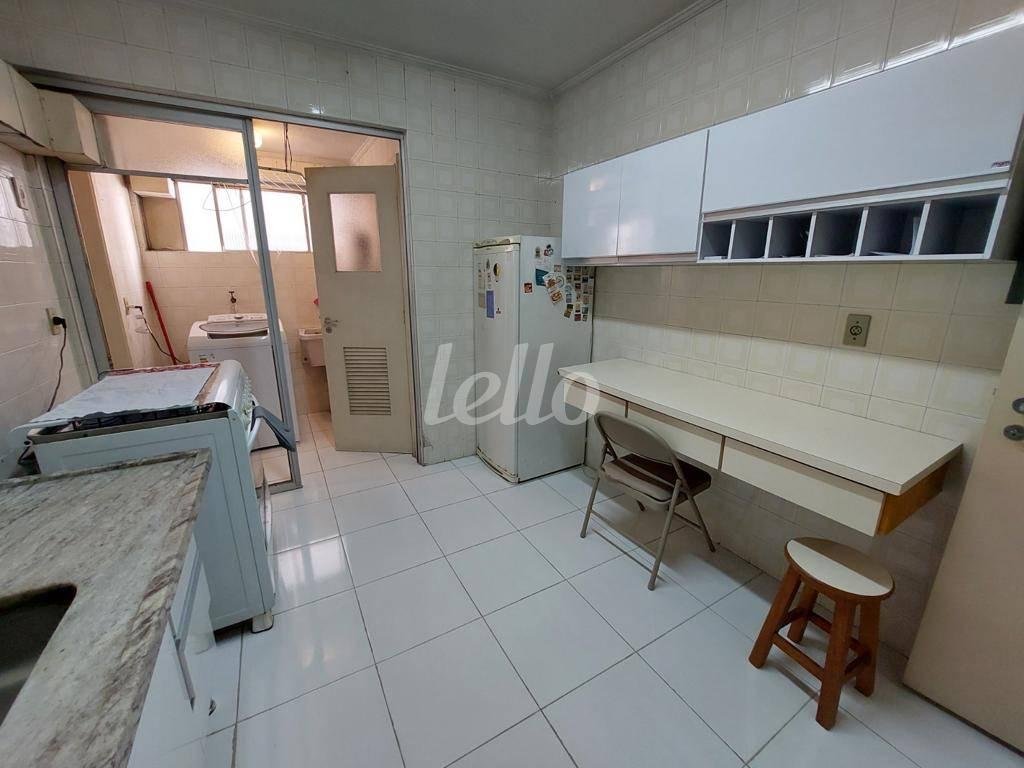 COZINHA de Apartamento à venda, Padrão com 72 m², 2 quartos e 1 vaga em Indianópolis - São Paulo