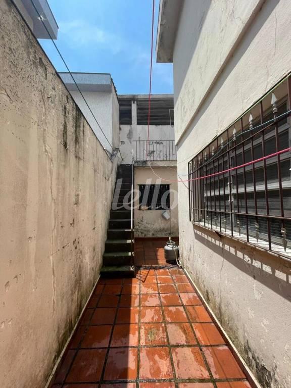 ENTRADA LATERAL de Casa à venda, sobrado com 132 m², e 2 vagas em Vila Ema - São Paulo