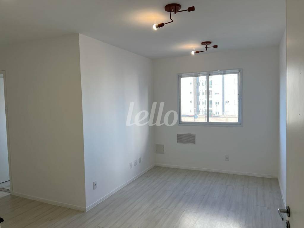 SALA de Apartamento à venda, Padrão com 40 m², 2 quartos e 1 vaga em Sítio da Figueira - São Paulo