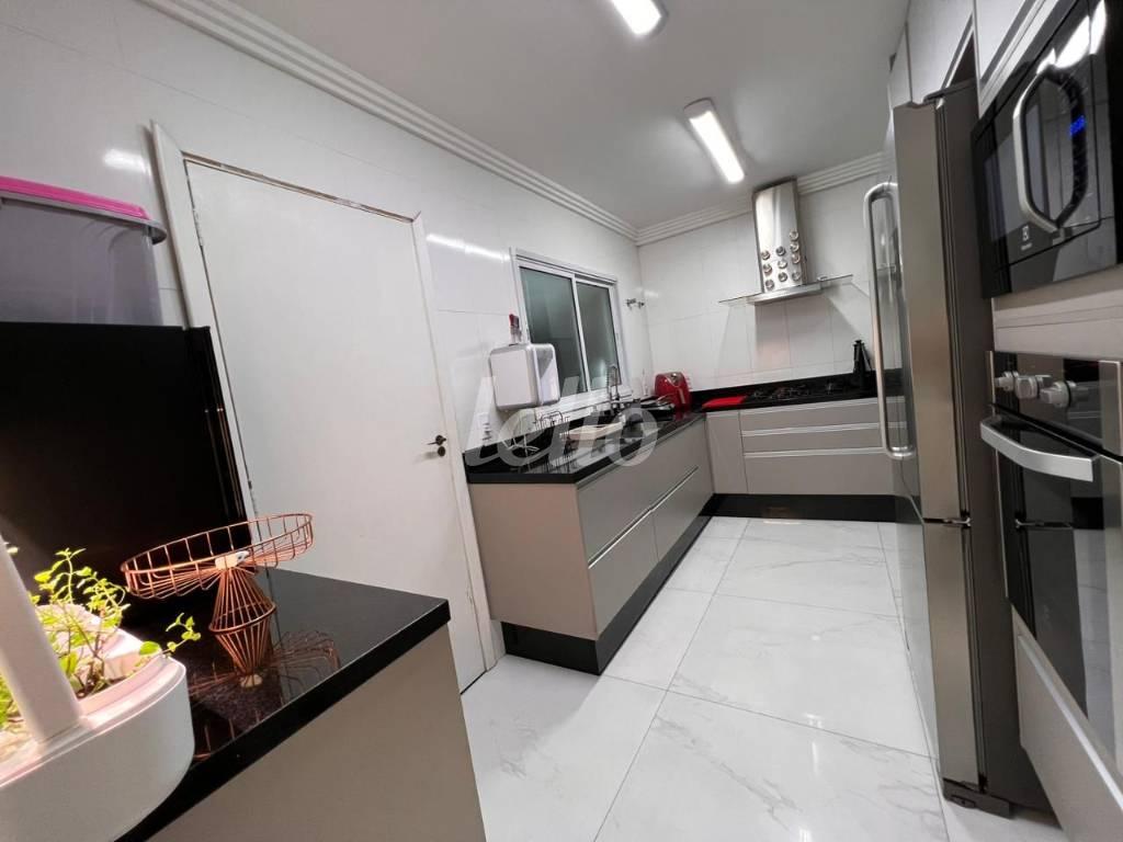 COZINHA de Casa à venda, em condomínio - sobrado com 198 m², 3 quartos e 3 vagas em Vila Invernada - São Paulo