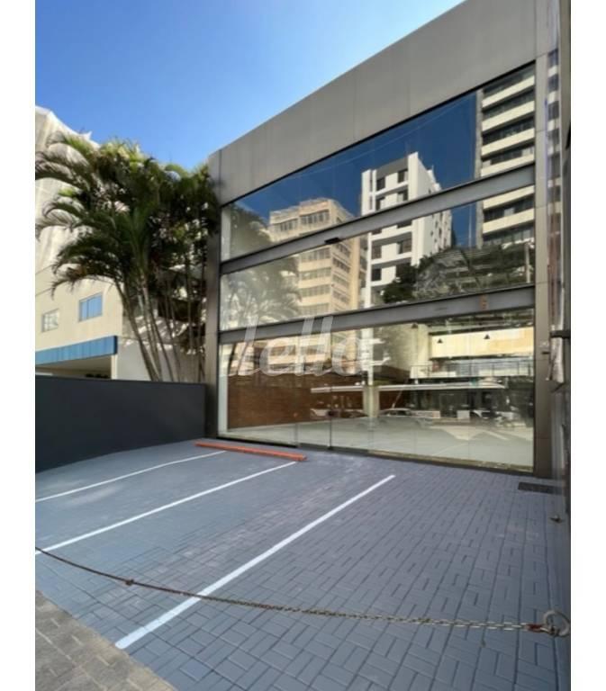 FACHADA de Loja para alugar, Padrão com 418 m², e 4 vagas em Santo Amaro - São Paulo