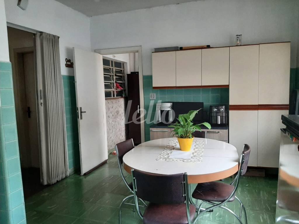 COZINHA de Casa à venda, térrea com 240 m², 3 quartos e 6 vagas em Jardim Bela Vista - Santo André