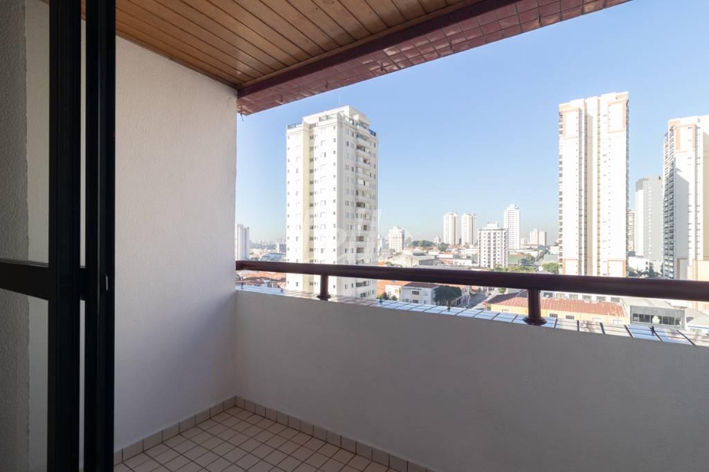VARANDA de Apartamento à venda, Padrão com 73 m², 2 quartos e 2 vagas em Vila Bertioga - São Paulo
