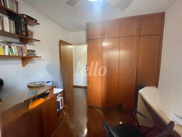 DORMITÓRIO de Apartamento à venda, Padrão com 150 m², 4 quartos e 3 vagas em Campo Belo - São Paulo