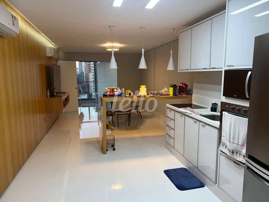 COZINHA de Apartamento à venda, Flat com 180 m², 3 quartos e 3 vagas em Vila Nova Conceição - São Paulo