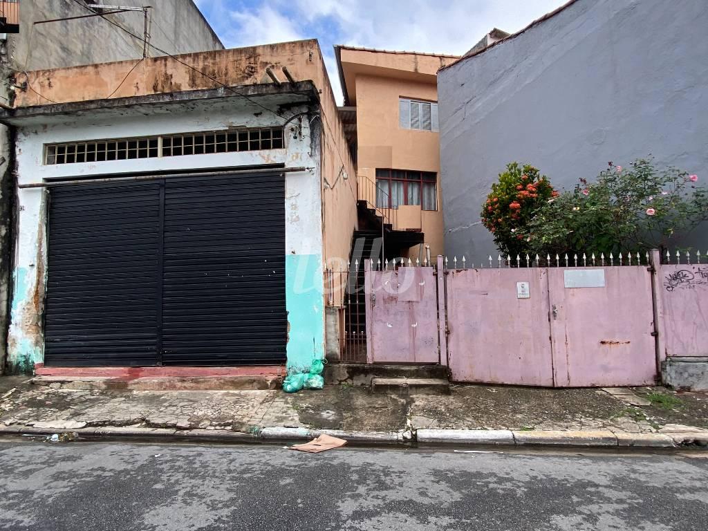FACHADA de Casa à venda, assobradada com 102 m², 4 quartos e 2 vagas em Vila Gustavo - São Paulo