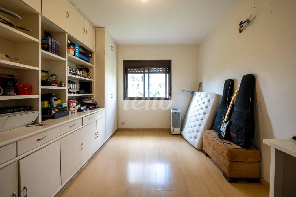 DORMITÓRIO 1 de Apartamento para alugar, Padrão com 192 m², 4 quartos e 3 vagas em Campo Belo - São Paulo