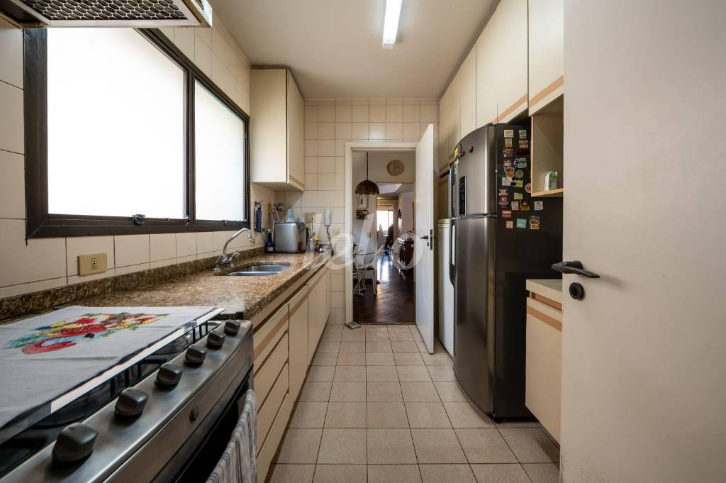 COZINHA de Apartamento para alugar, Padrão com 192 m², 4 quartos e 3 vagas em Campo Belo - São Paulo