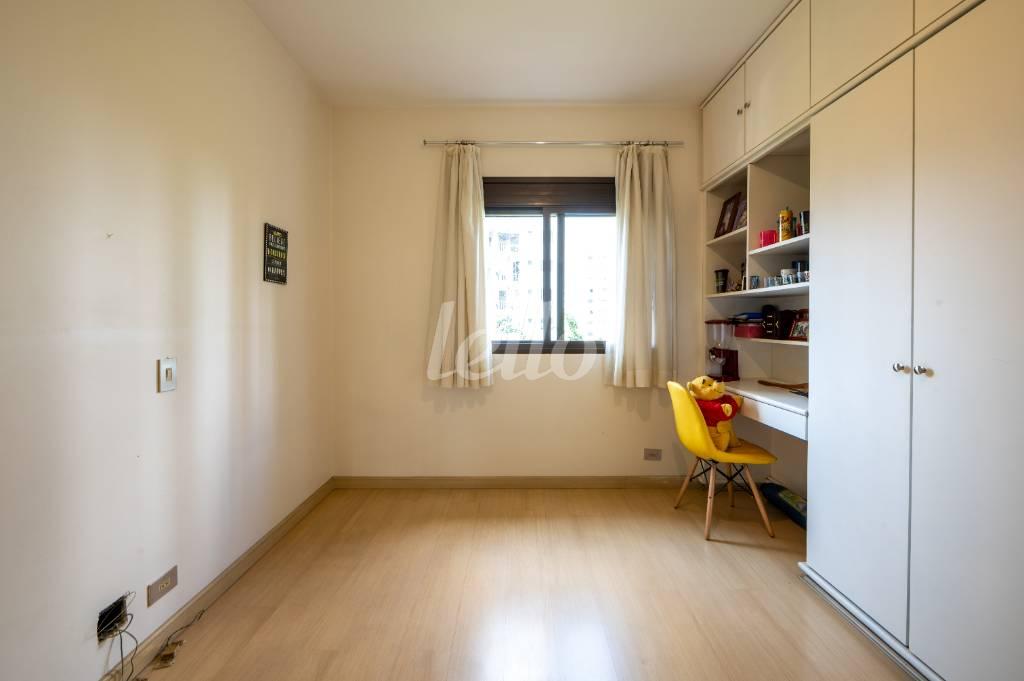SUITE 1 de Apartamento para alugar, Padrão com 192 m², 4 quartos e 3 vagas em Campo Belo - São Paulo