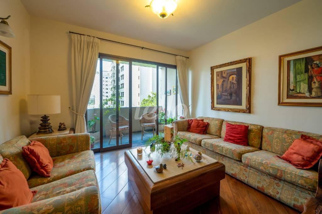 SALA de Apartamento para alugar, Padrão com 192 m², 4 quartos e 3 vagas em Campo Belo - São Paulo