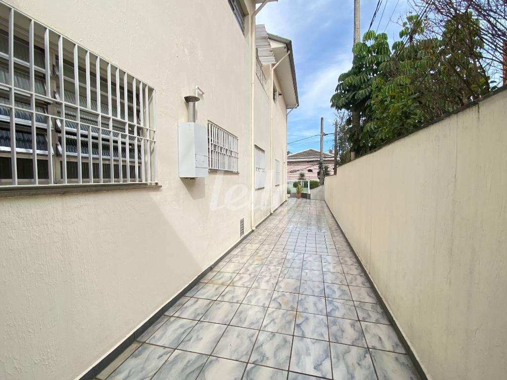 FACHADA LATERAL de Casa à venda, assobradada com 686 m², 14 quartos e 7 vagas em Jardim São Paulo - São Paulo
