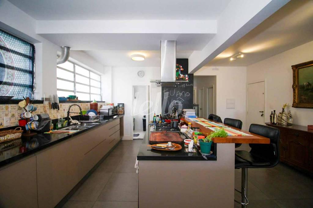 COZINHA de Apartamento para alugar, Padrão com 169 m², 2 quartos e 1 vaga em Jardim Paulista - São Paulo