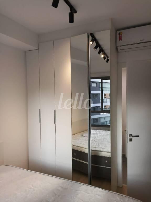 DORMITÓRIO de Apartamento para alugar, Padrão com 27 m², 1 quarto e em Vila Nova Conceição - São Paulo