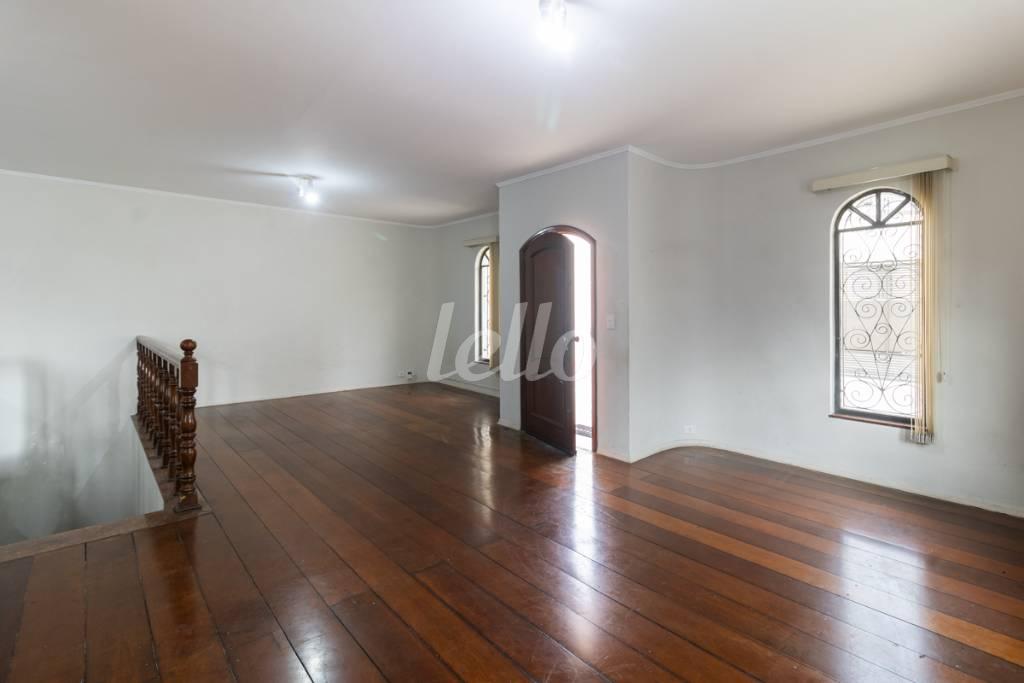 03 SALA de Casa para alugar, sobrado com 230 m², 3 quartos e 3 vagas em Vila Mafra - São Paulo