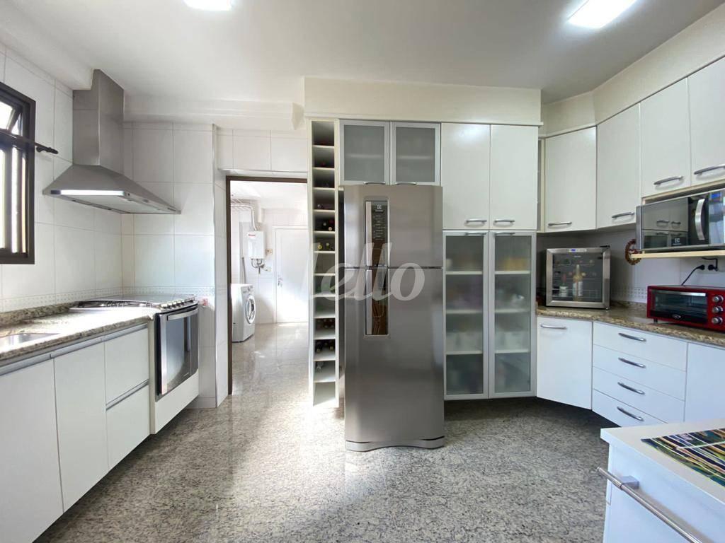 WHATSAPP IMAGE 2023-06-15 AT 10 de Apartamento à venda, Padrão com 170 m², 4 quartos e 4 vagas em Vila Regente Feijó - São Paulo
