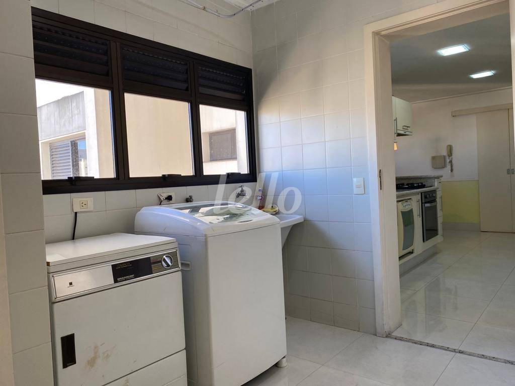 AREA DE SERVIÇO de Apartamento à venda, Padrão com 188 m², 3 quartos e 3 vagas em Vila Regente Feijó - São Paulo