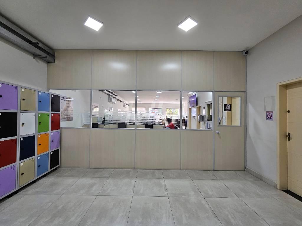 PRIMEIRO ANDAR de Prédio Comercial para alugar, Monousuário com 1211 m², e 6 vagas em Vila Zilda - São Paulo