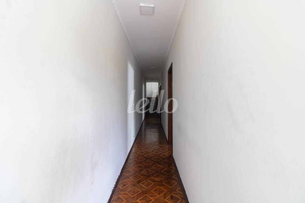 38 CORREDOR de Casa para alugar, sobrado com 230 m², 3 quartos e 3 vagas em Vila Mafra - São Paulo