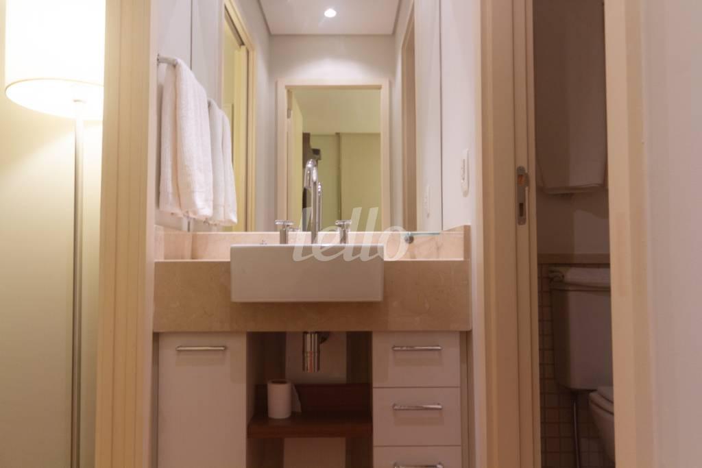 BANHEIRO de Apartamento para alugar, Padrão com 43 m², 1 quarto e 1 vaga em Vila Olímpia - São Paulo