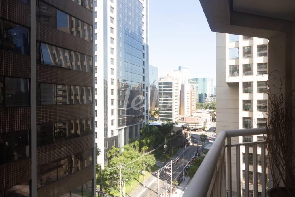 VISTA DA VARANDA de Apartamento para alugar, Padrão com 43 m², 1 quarto e 1 vaga em Vila Olímpia - São Paulo