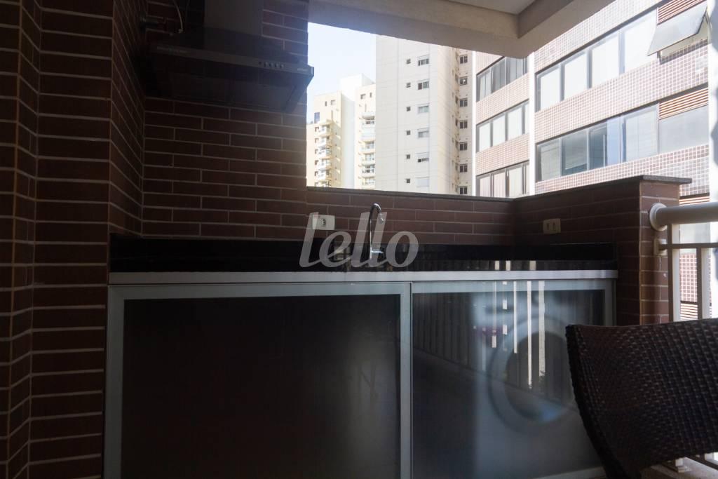 VARANDA GOURMET de Apartamento para alugar, Padrão com 43 m², 1 quarto e 1 vaga em Vila Olímpia - São Paulo