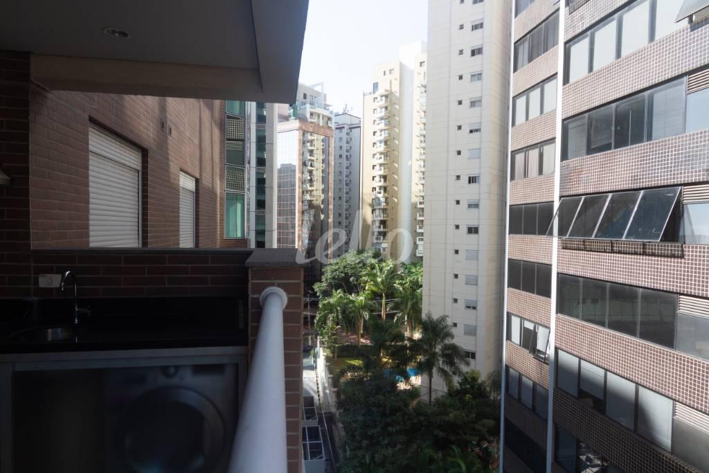 VISTA DA VARANDA de Apartamento para alugar, Padrão com 43 m², 1 quarto e 1 vaga em Vila Olímpia - São Paulo