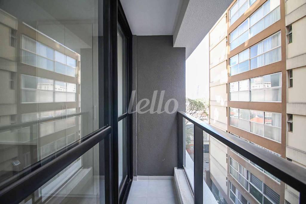 VARANDA de Apartamento à venda, Padrão com 26 m², 1 quarto e em Vila Mariana - São Paulo