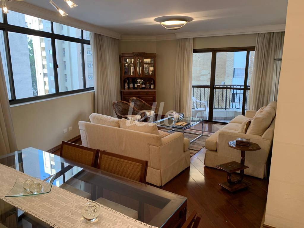 SALA de Apartamento à venda, Padrão com 120 m², 3 quartos e 2 vagas em Vila Uberabinha - São Paulo