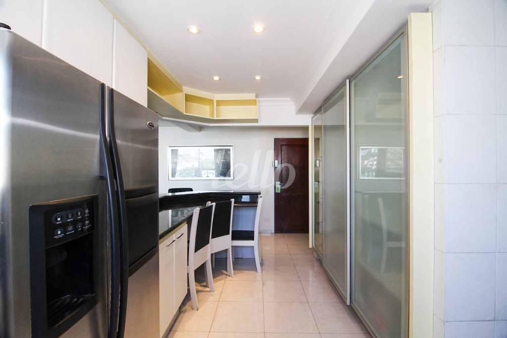 COZINHA de Apartamento à venda, Padrão com 150 m², 3 quartos e 4 vagas em Mirandopolis - São Paulo